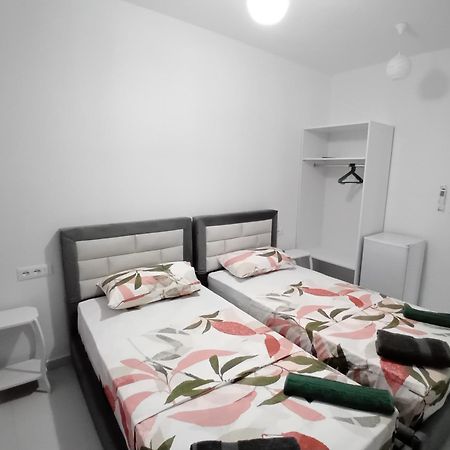 Ida Apartments Sarande Bagian luar foto