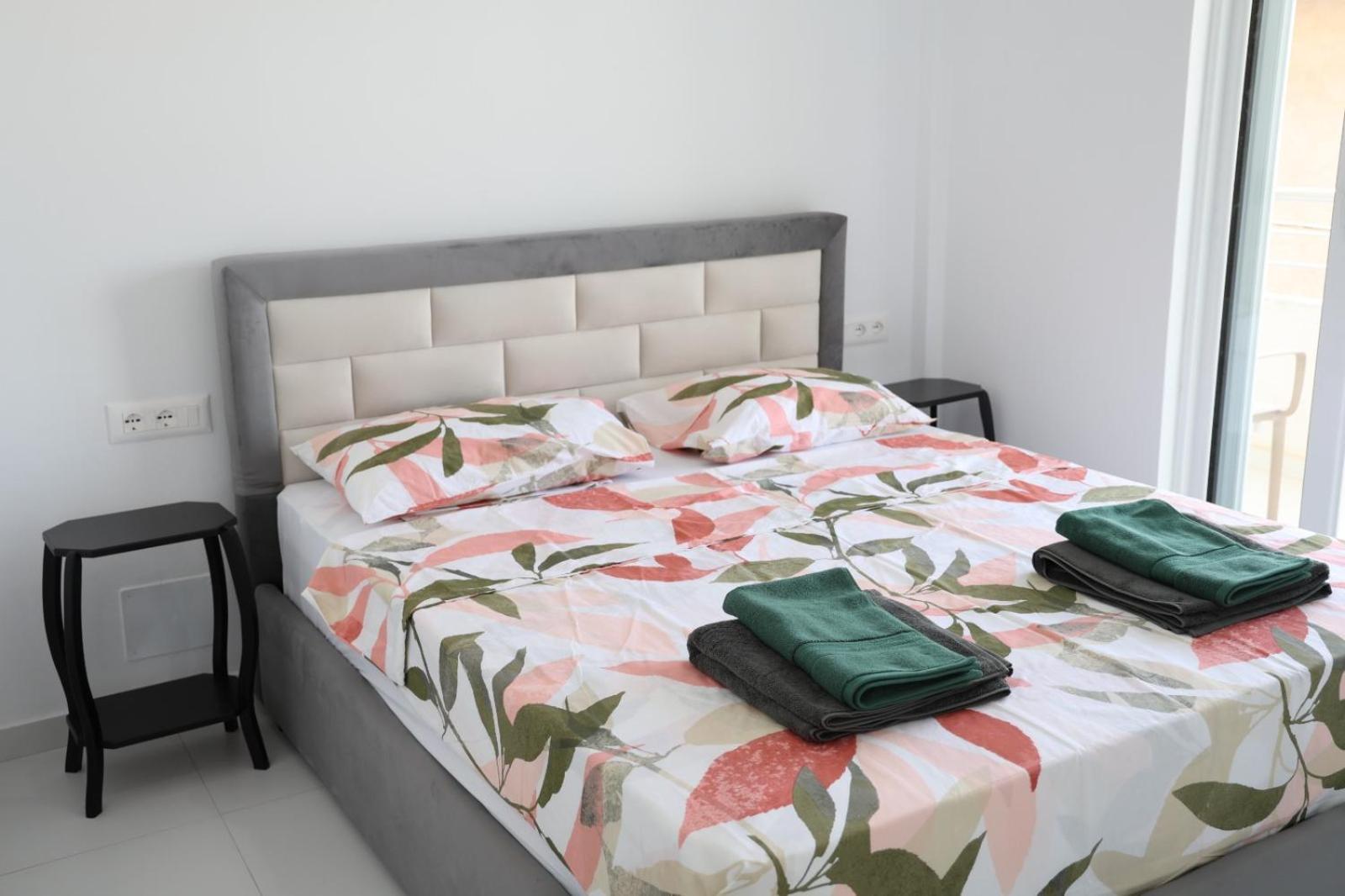 Ida Apartments Sarande Bagian luar foto