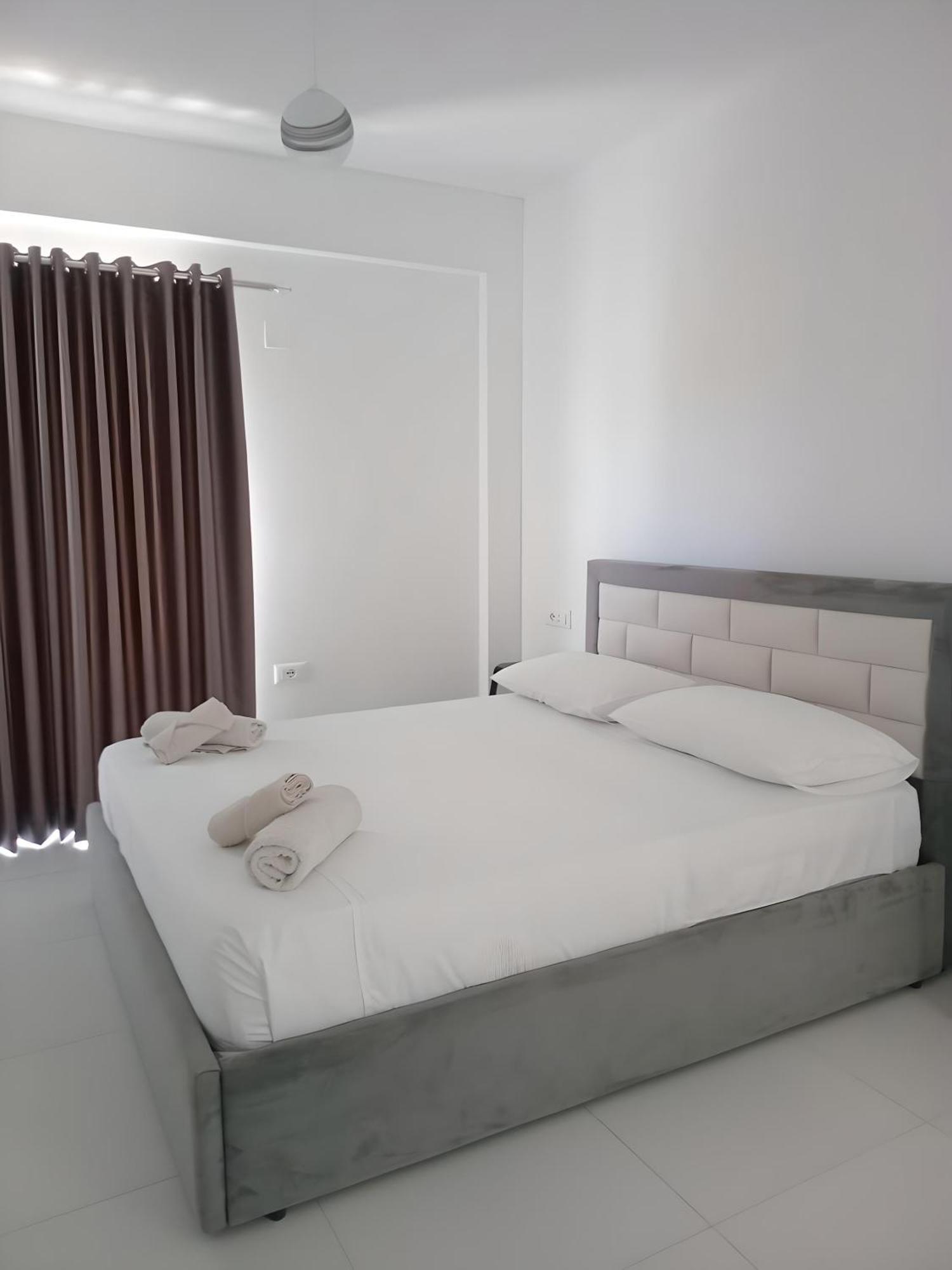 Ida Apartments Sarande Bagian luar foto